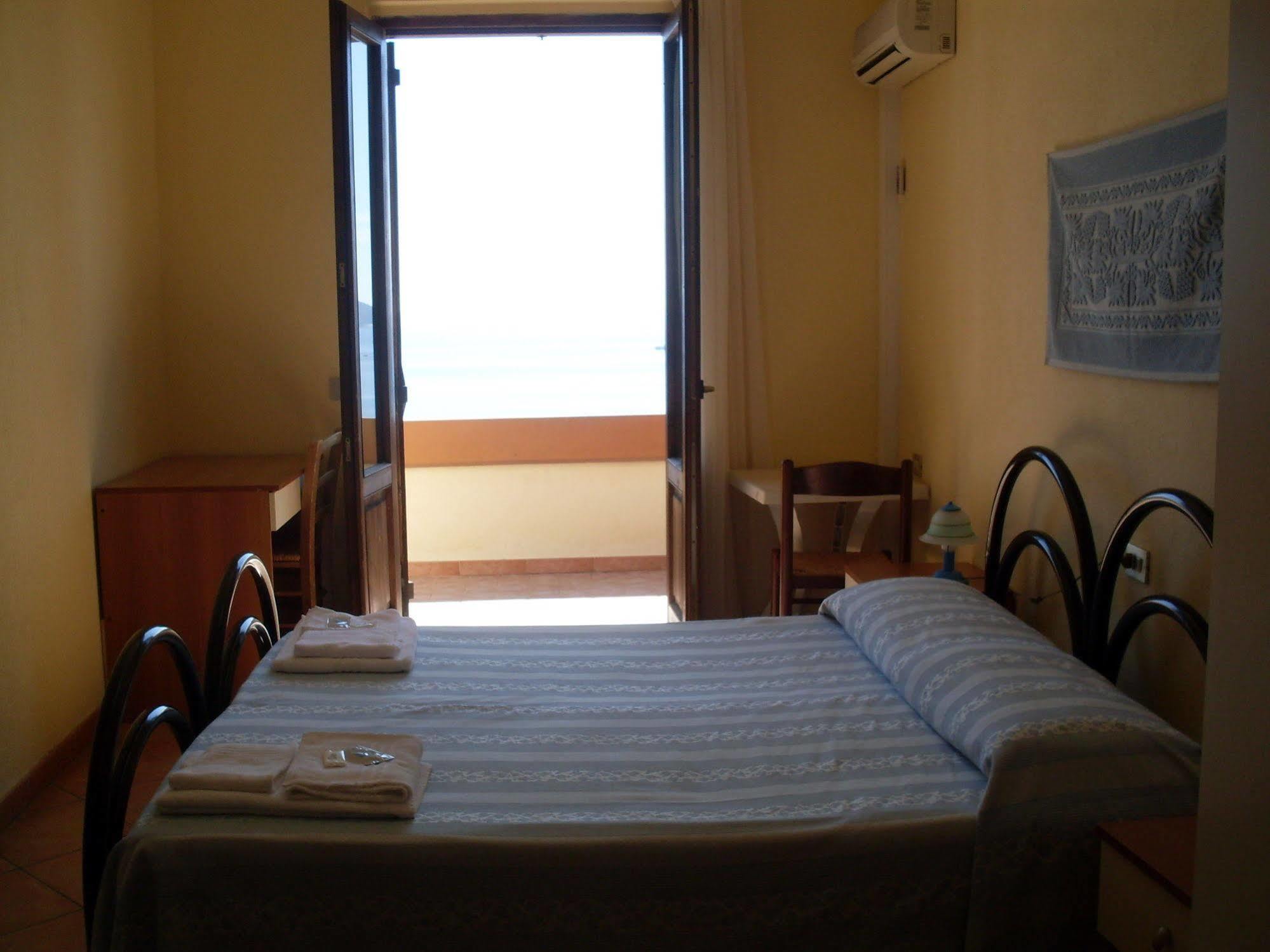 Ostello Bellavista Santa Maria Navarrese Ngoại thất bức ảnh